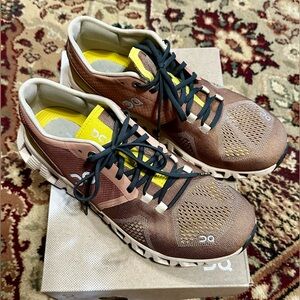 On Cloud Women’s Cloud X Running Trainers Size 8